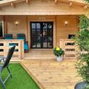 ​​La storia dei clienti: Anthony e Rebecca e la loro casa in legno di lusso con vasca idromassaggio riscaldata a legna a Chwilog (Regno Unito)